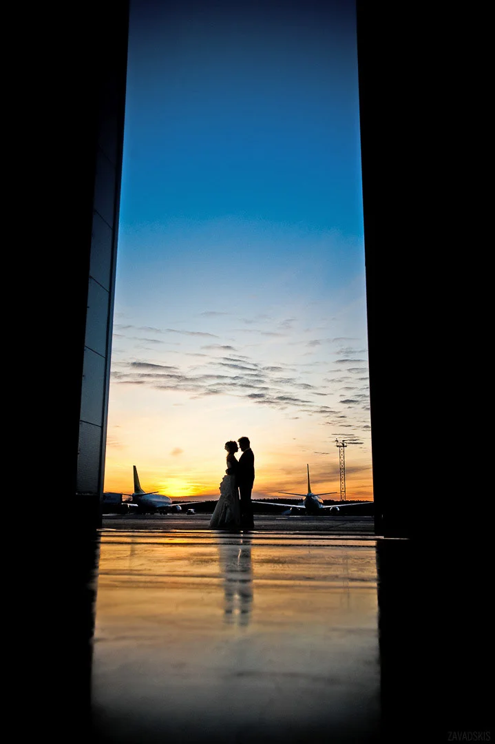 Candid wedding photograph by Latvian photographer Andrejs Zavadskis